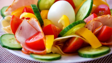 Ce sa mancam pe canicula: alimente pe care nu trebuie se la consumam VARA! Afla la ce pericole te expui