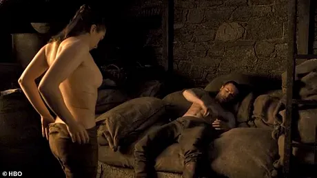 Sex in Game of Thrones. Arya si-a dezamagit fanii cu scena intima alaturi de Gendry