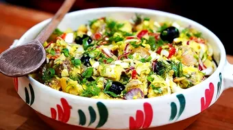 3 rețete de salată orientală, ca la mama acasă. Nu vei da greș cu ele de Revelion!