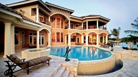 De ce simt nevoia unii oameni sa-si cumpere case si masini mari. 'Cei care s-au simtit odata mici si-au spus: 'Lasa, ca ma fac eu mare''