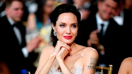 Topul celor mai ciudate lucruri pe care nu le știai despre Angelina Jolie