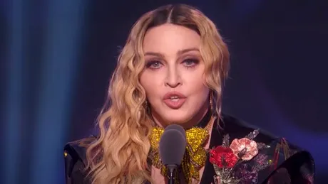 Madonna are 62 de ani, dar se simte ca la 25! Cântăreața, răsfățată de iubitul mai tânăr cu 36 de ani decât ea