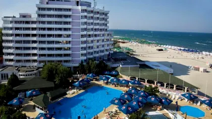 Proprietara unui hotel de lux de pe litoral a murit de spaimă. Soțul ei se afla la volan