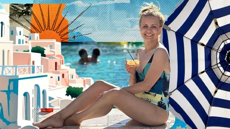 Simona Gherghe, fotografiată în costum de baie la 46 de ani! Vedeta de la Antena 1 a plecat în vacanţă cu familia