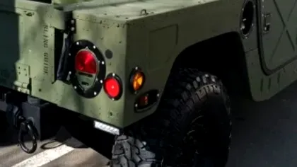 Vehiculul militar UNICAT, vândut pe OLX. Are accesorii de BMW Seria 3 E46