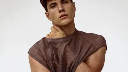 El este cel mai sexy preot din Italia! A renunțat la modelling pentru a sluji în Biserică