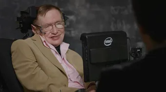 Stephen Hawking a fost comparat cu Einstein si Newton! Vorbele lui vor ramane mereu vii! Cele mai cunoscute citate: „Oricat de grea ar fi viata… „