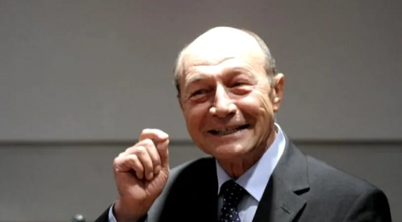 Traian Băsescu, atac fără precent: ”Doamna Șoșoacă ar fi bună de șefă de galerie la Dinamo”