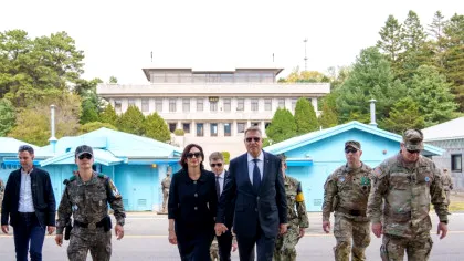 De ce a purtat mănuși Carmen Iohannis în vizita din Coreea de Sud. Apariția rară a primei doamne a stârnit comentarii