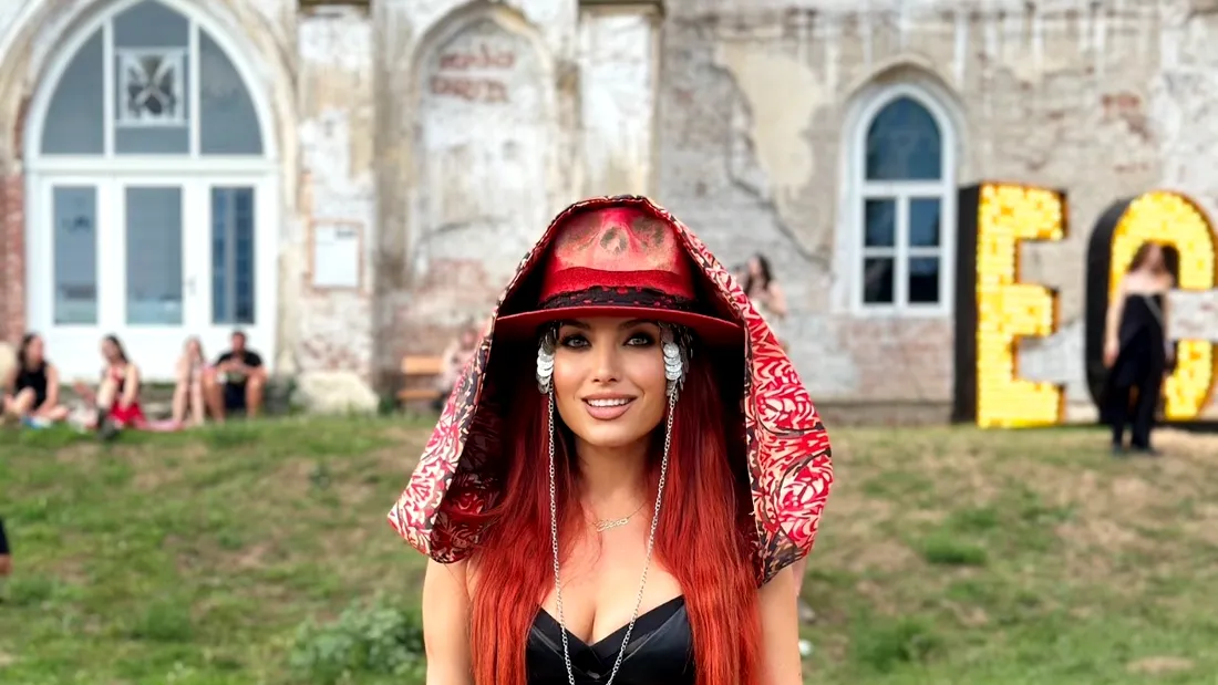 Elena Gheorghe, show de senzație la Electric Castle! Publicul a dansat și a cerut bis: “M-am bucurat enorm să văd publicul dansând în hore și cântând alături de noi”