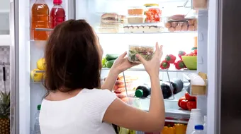 Alimentul simplu din frigider care poate proteja creierul după 65 de ani