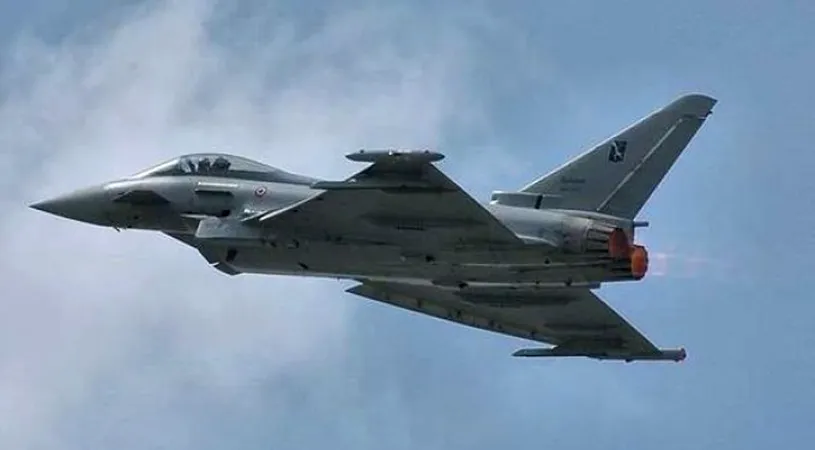 Avioane de vânătoare rusești, interceptate de MiG-uri în apropierea spațiului aerian al României