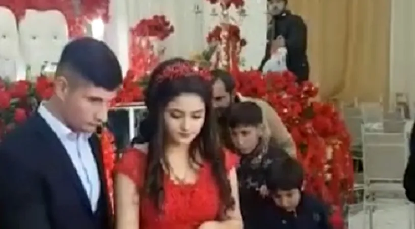 Doi miri au vrut să taie tortul de nuntă, dar ce s-a întâmplat i-a marcat pe viață! Momentul a fost filmat