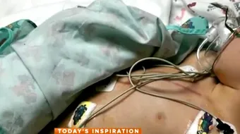 Baietelul asta a fost operat pe inima de 12 ori! Cand s-a trezit din operatie a inceput sa planga in hohote! Povestea lui e unica VIDEO