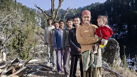 Povestea tinerei de 21 de ani casatorita cu 5 frati: ''Le acord atentie si ma culc cu ei pe rand''!