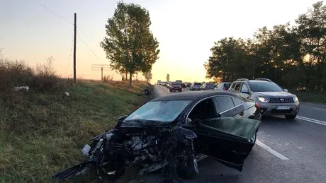 Un alt accident mortal in Romania! Doua persoane au decedat iar alte doua sunt grav ranite: Motorul a sarit la 20 de metri de locul impactului VIDEO