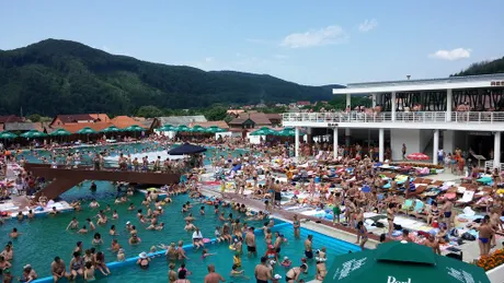Cea mai frumoasă stațiune balneară din România. Mii de turiști o preferă în pofida celebrelor Mamaia sau Vama Veche