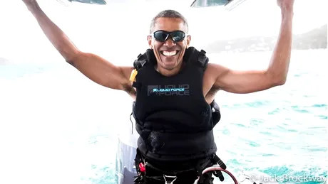 Barak Obama a ajuns de la White House la Whitecaps! Fostul presedinte se distreaza de minune pe insula privata a miliardarului Richard Branson