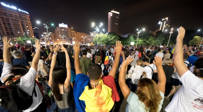 Un barbat de 62 de ani care a participat la protestele din Piata Victoriei a murit duminica seara. Ce a patit