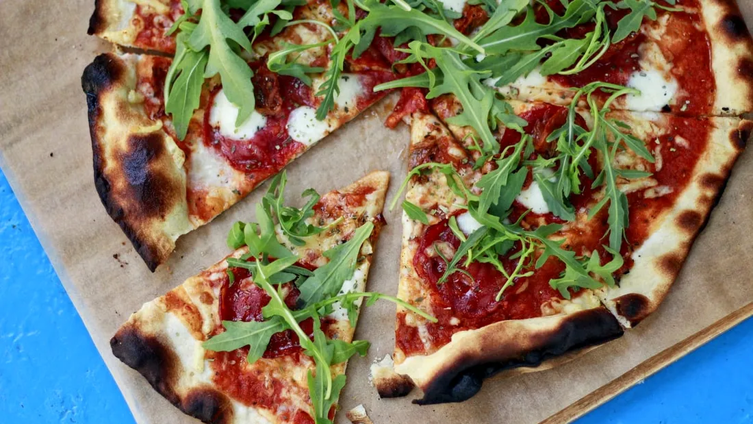 4 rețete de toppinguri de pizza pentru vegetarieni