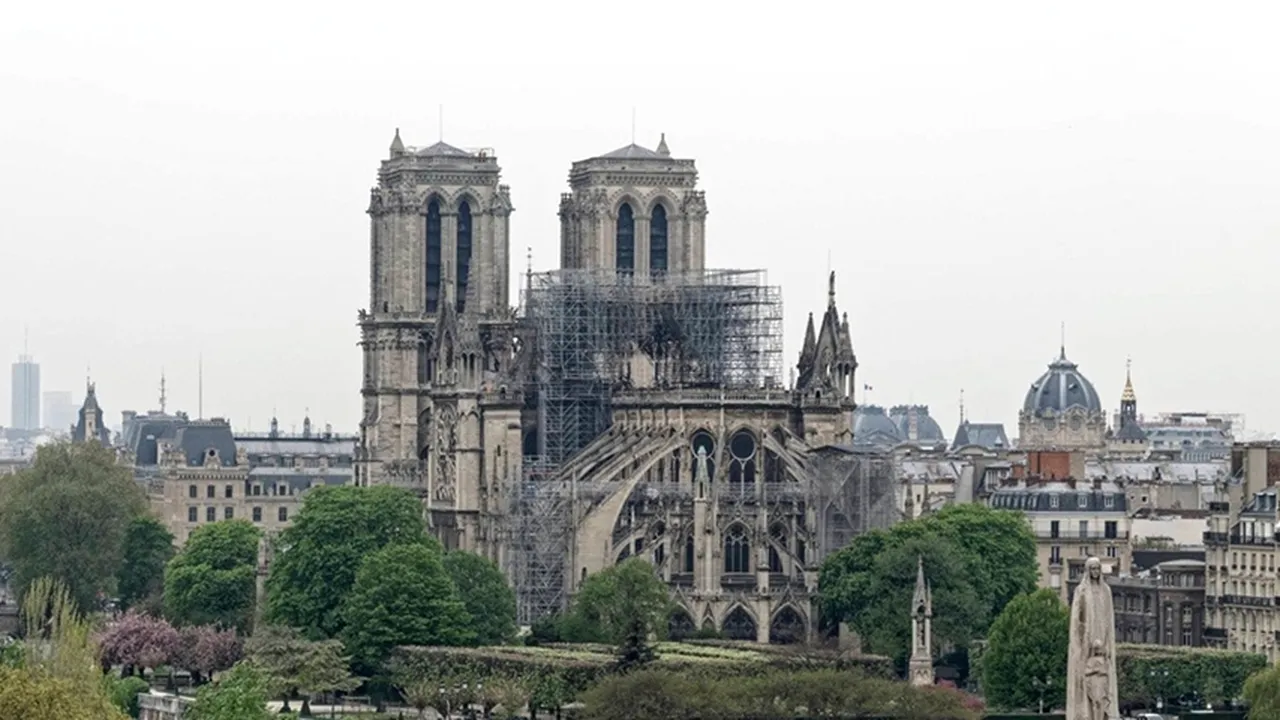 Congrats Pacific Illuminate 1 milion de euro pentru reconstructia Catedralei Notre Dame