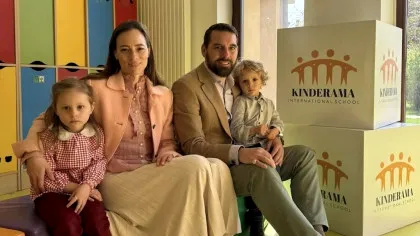 Nicolae al României își crește copiii în spiritul istoriei regale a familiei. I-a dus să vadă castelul strămoșilor