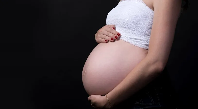 INCREDIBIL! Unei femei i s-a interzis să mai nască după ce a făcut 44 de copii până la vârsta de 36 de ani