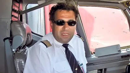 „Pisica neagră” a aviației, care s-a prăbușit de două ori cu avionul, face dezvăluiri despre Adrian Iovan: „Crăpa cu el la manșă”