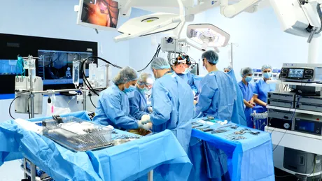 Performanță și progres în chirurgia cardiovasculară minim invazivă, la Spitalul Clinic SANADOR