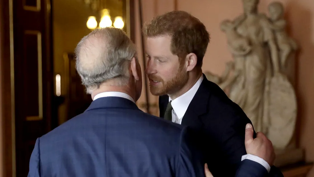 Prințul Harry regretă că s-a îndepărtat de familia regală: „Este copleșit de sentimente de vinovăție”