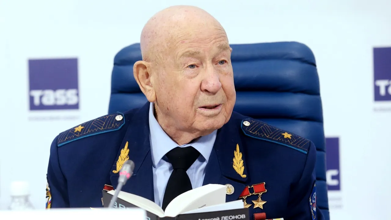 A murit Alexei Leonov 