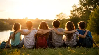 Ziua Prieteniei: Cum modelează prieteniile din copilărie și adolescență stima de sine și echilibrul emoțional