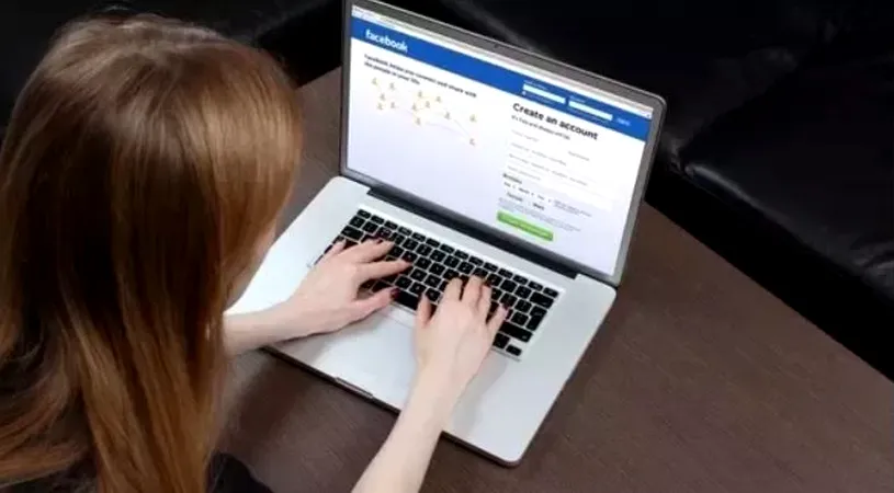 Si-a batut iubita cu un ciocan pentru parola de pe Facebook a fetei! Tanarul a torturat-o ore in sir