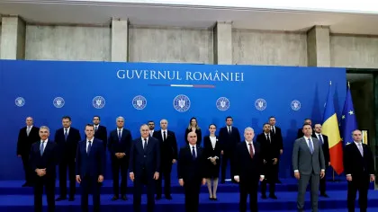 Ministrele și Prima Doamnă ar putea să învețe cum să se îmbrace la întâlnirile oficiale. Banchetul oferit de Regele Charles, lecție de stil – Foto