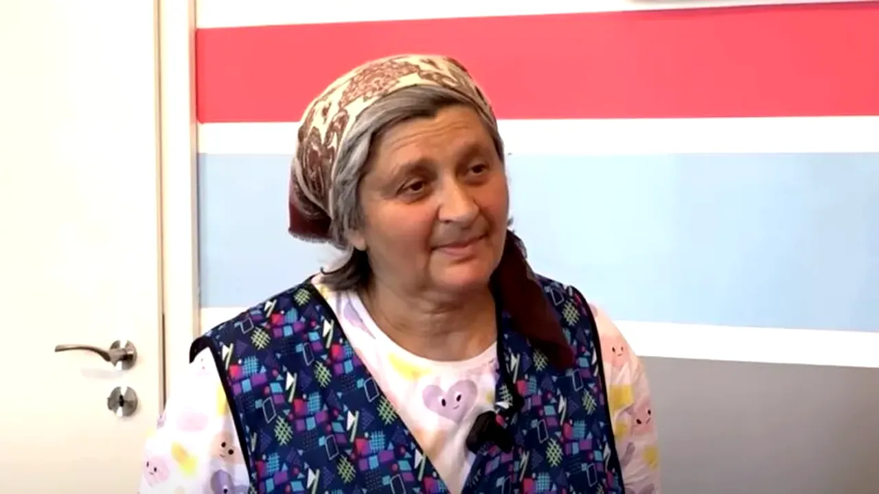 Mândria unei mame din Suceava. Fiul ei a devenit director în școala unde a lucrat ca femeie de serviciu ca să-l țină în facultate 