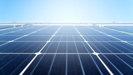 (P) Aluminiul, eroul discret din spatele panourilor solare performante