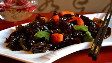Salata din urechi de lemn marinate, reteta ca la restaurantul chinezesc!