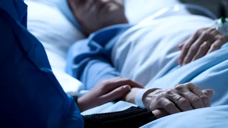 S-a trezit din coma dupa 27 de ani cand i-a auzit vocea fiului! Cazul incredibil i-a socant pe medici
