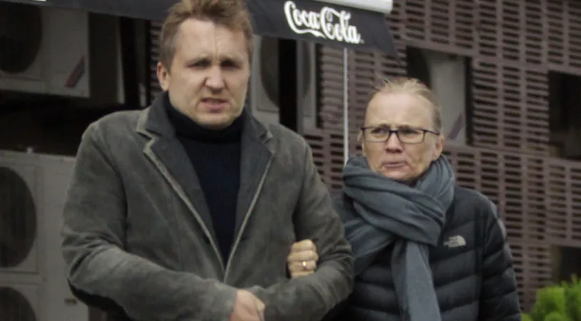 Imagini rare cu bossul Pro TV și soția lui, într-o plimbare romantică, dar friguroasă, prin București