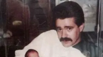 Politistul a gasit un bebelus langa tomberon si i s-a facut mila! A fugit la spital cu el si l-a lasat acolo. Dupa 25 de ani a avut parte de surpriza vietii lui. Cu ce s-a trezit la usa ofiterul