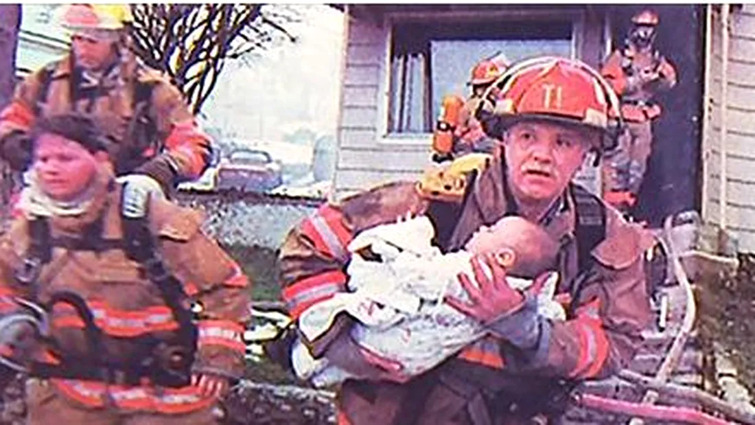 Acest pompier a salvat o fetita in urma cu 17 ani. Ce gest a facut ea pentru el, in prezent!