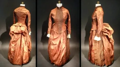 Cod misterios descoperit într-un buzunar secret al unei rochii din secolul al XIX-lea