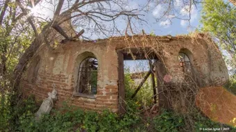 Satul fantoma din Romania: de zeci de ani nimeni nu mai locuieste aici, insa e inca prezent pe harta