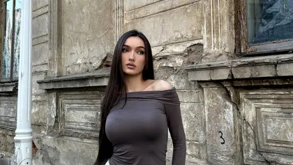 Viviana Sposub postează filmări pe bandă rulantă alături de noul ei iubit. Amândoi sunt plini de umor