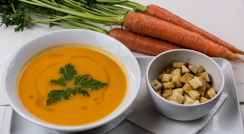 Deliciu pentru bucătărese: supă cremă de morcovi cu ghimbir și usturoi