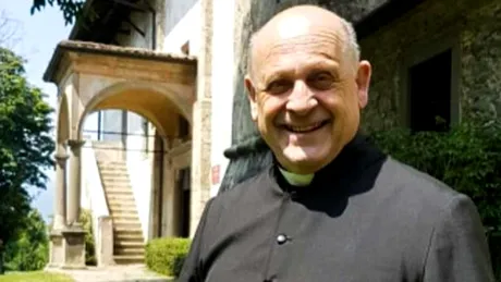 Sacrificiul unui preot italian pentru un tânăr pe care nu îl cunoştea. Bătrânul a renunţat la aparatul care îl ajuta să respire pentru a-i salva viaţa băiatului