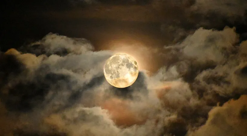 Lună Plină în zodia Pești. Ce trebuie să faci în noaptea asta pentru ca visurile tale să devină realitate