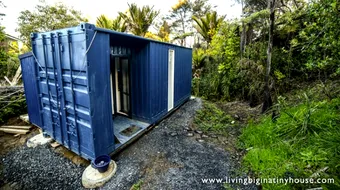 Pare un container obisnuit, insa cand vei vedea ce se afla in interiorul lui, vei ramane uimit! Asa arata cea mai moderna locuinta ecologica VIDEO