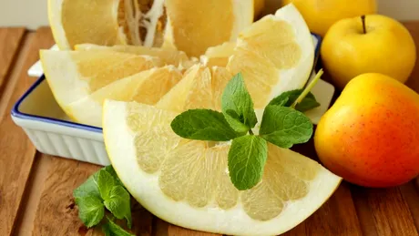 Ce este de fapt pomelo si ce contine? Motive pentru care este bine sa consumi cat mai des acest fruct exotic