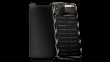 Cum arata iPhone X cu mini-panou solar pe spate si ce mai contine in plus fata de unul normal! Pretul este unul exorbitant